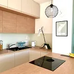 Modern With Garden Free Parking *