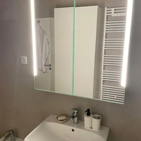 Apartment Modern With Garden Free Parking