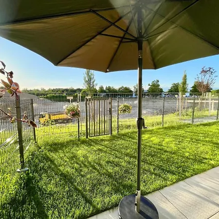 Modern With Garden Free Parking Apartment