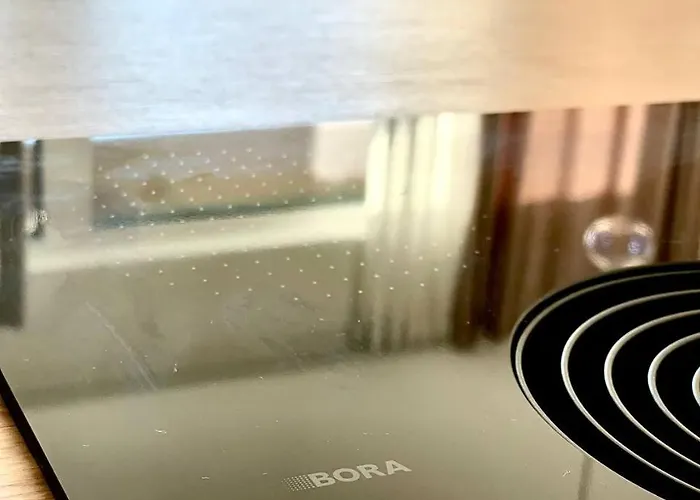 Modern With Garden Free Parking