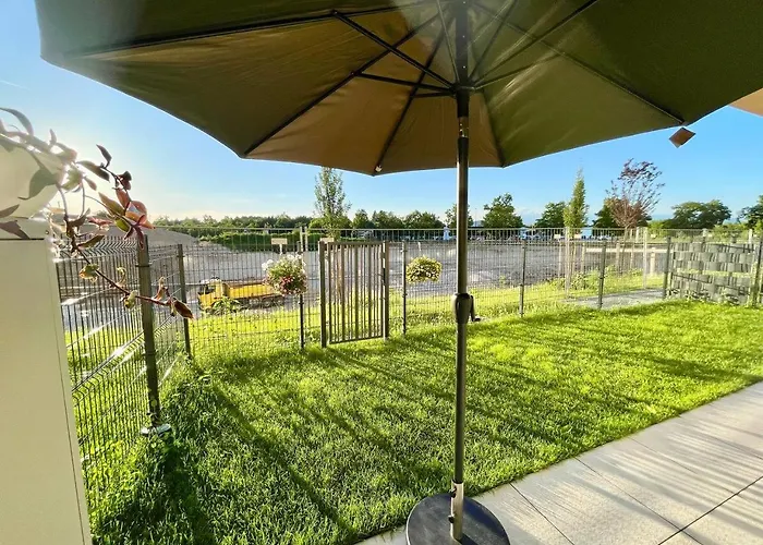 Modern With Garden Free Parking Apartmán